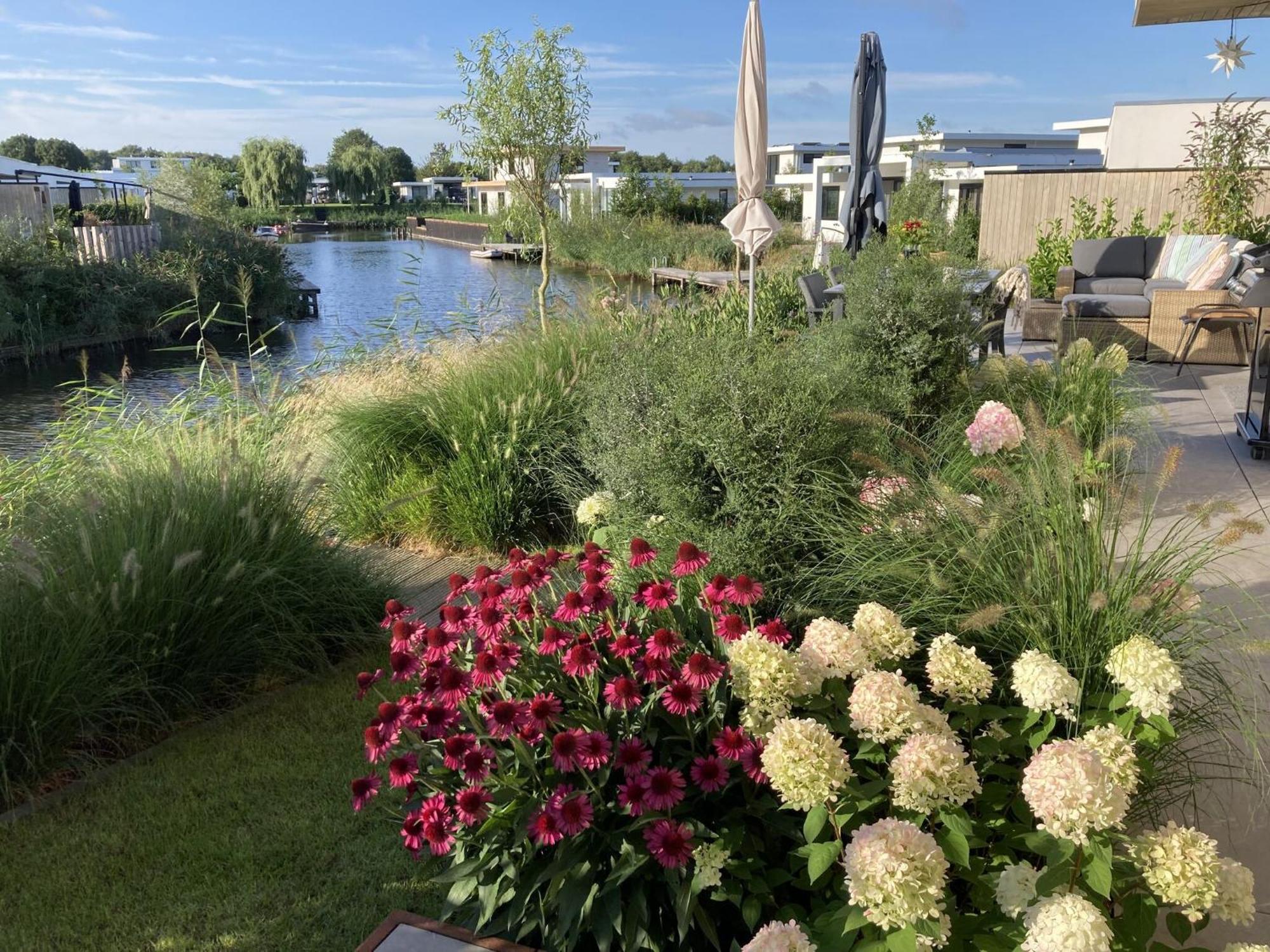 Family Villa With Garden And Jetty Zeewolde Exterior foto